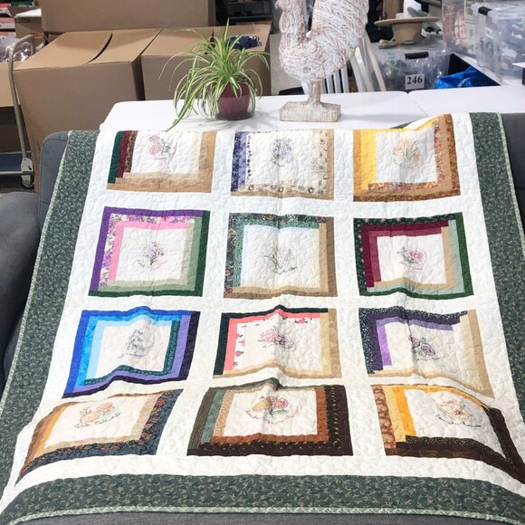 Handcrafted Quilt Flower of the Month Embroidery Patchwork Design Meander 70x55 - Picture 2 of 16